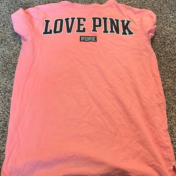 VS Pink Tshirt - Picture 2 of 2